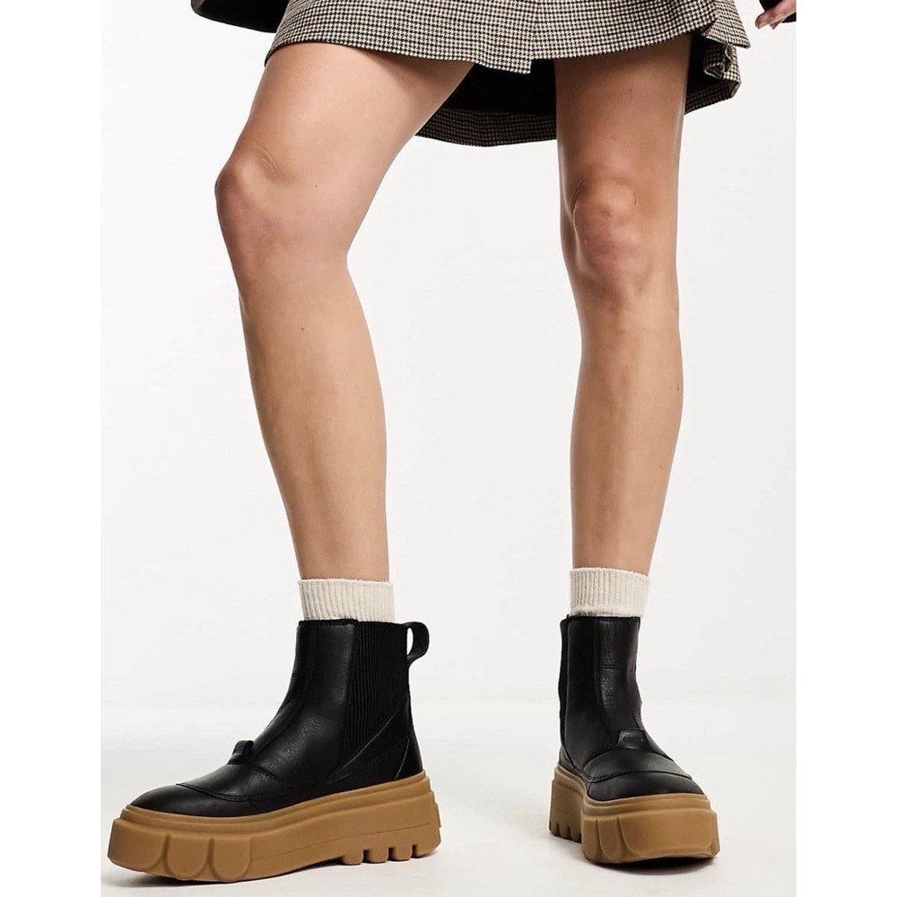 Sorel NWOT Women's Caribou Black Leather Pull-On Waterproof Chelsea Boots Sz 11